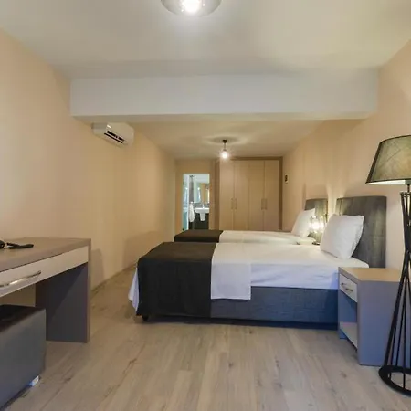 Hotel apartamentowy The Farrys Boutique Hotel *